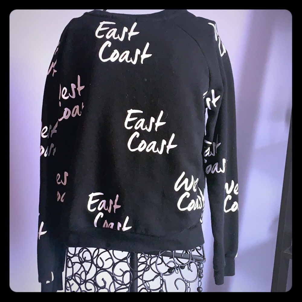 ✯Forever 21 ‘East Coast’ pullover sweatshirt.✯